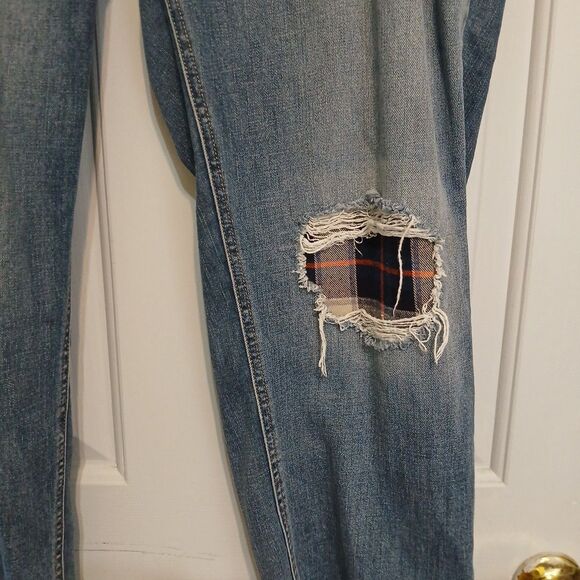 Sold - Picture 3 of 10